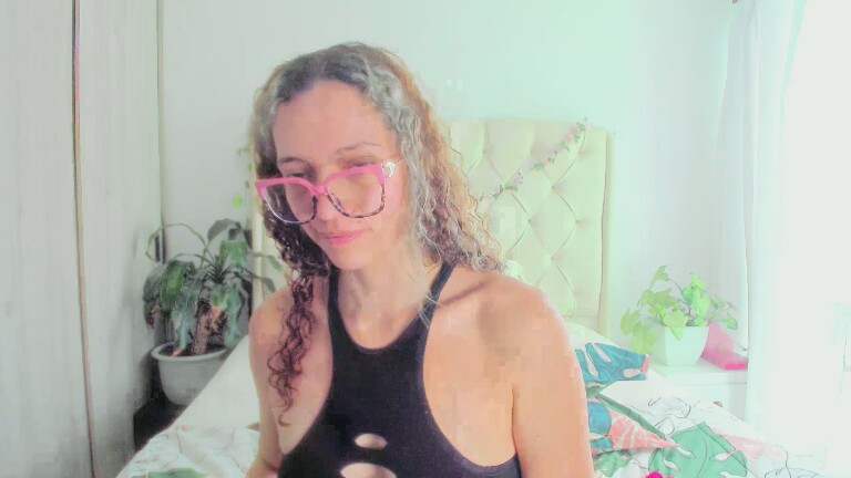 AliceKizar's Streamate show and profile