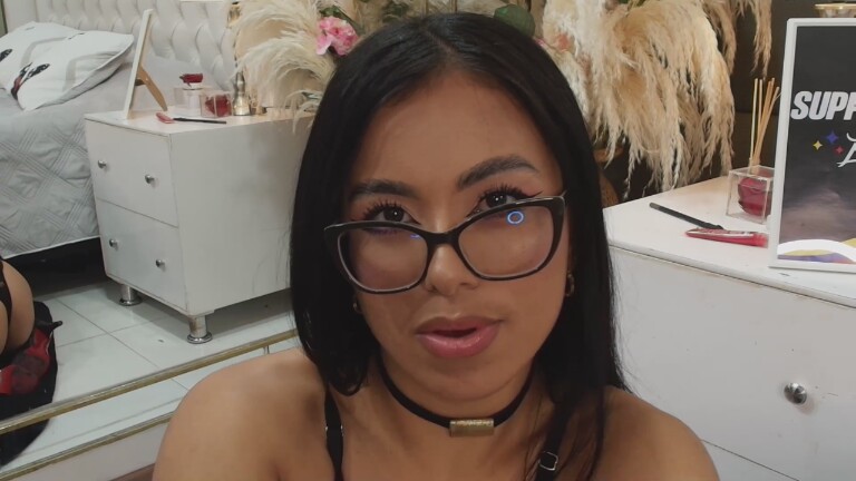 LiaSinclair's Streamate show and profile