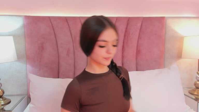 EmmaWeest's Streamate show and profile