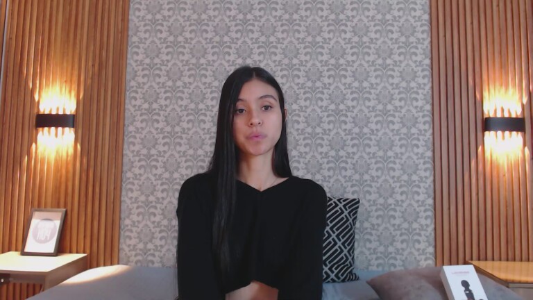 Charlotte_18's Streamate show and profile