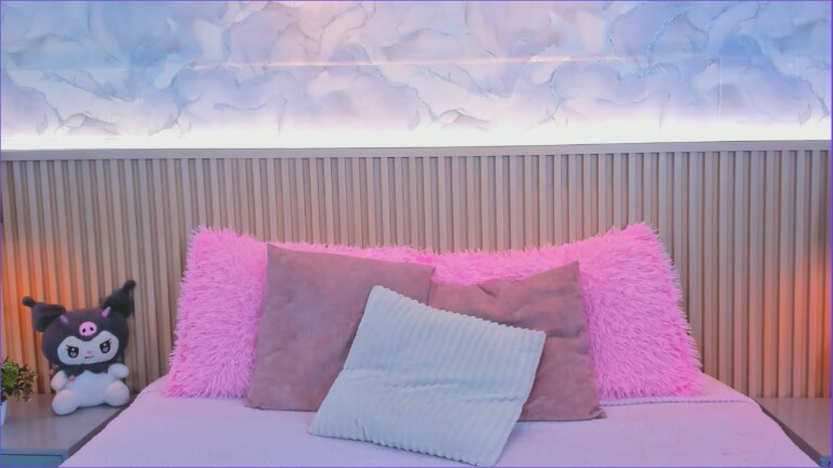 HemmaThompsonn's Streamate show and profile