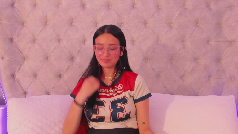 dafne_bss's Streamate show and profile