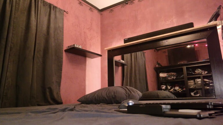 gothgirl_astrid's Streamate show and profile