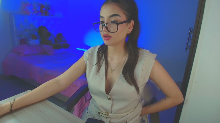 Kaara_Coopper's Streamate show and profile