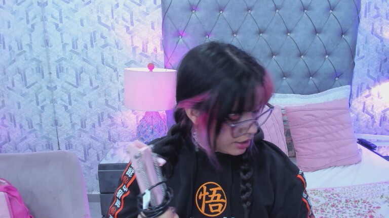 MaddieWaves's Streamate show and profile