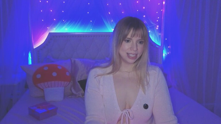 The_Blondiee's Streamate show and profile