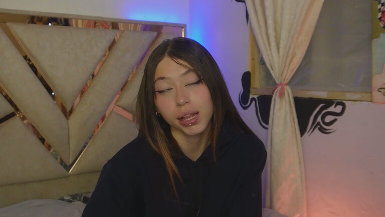 namismith18's Streamate show and profile