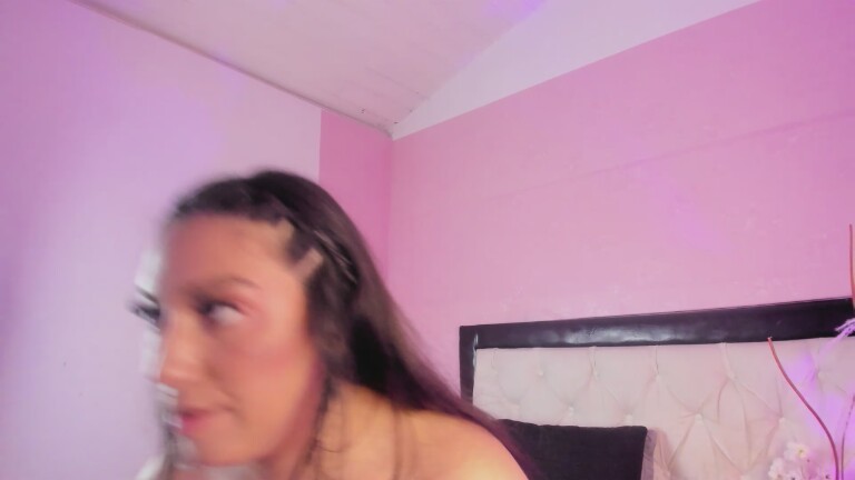 EmilyRoussee_s's Streamate show and profile