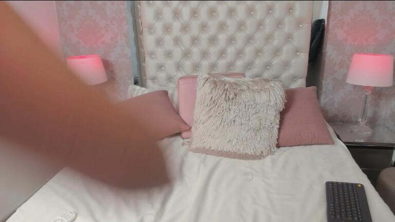 RoxanNoir's Streamate show and profile