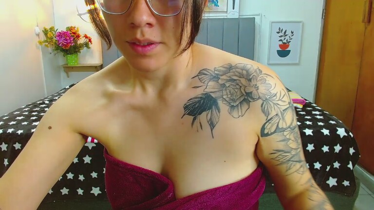 Lucia_s's Streamate show and profile