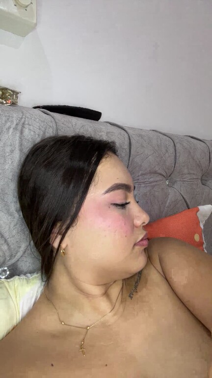 Evelin_Lombardi's Streamate show and profile