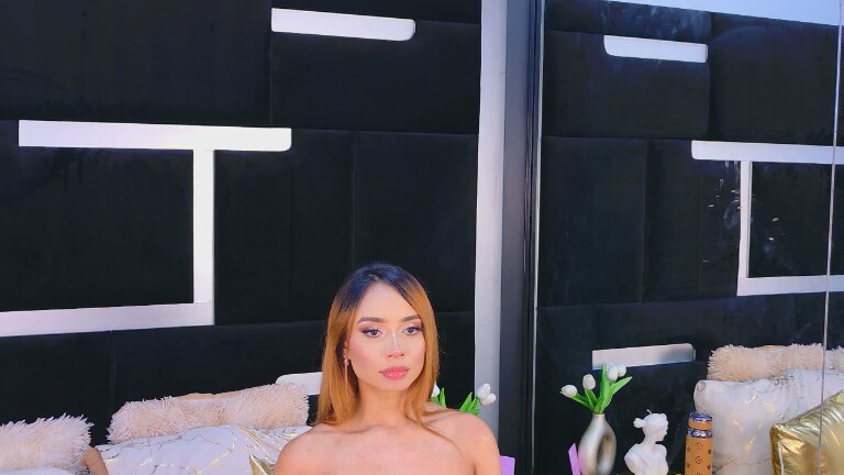 AlanaFerrara's Streamate show and profile