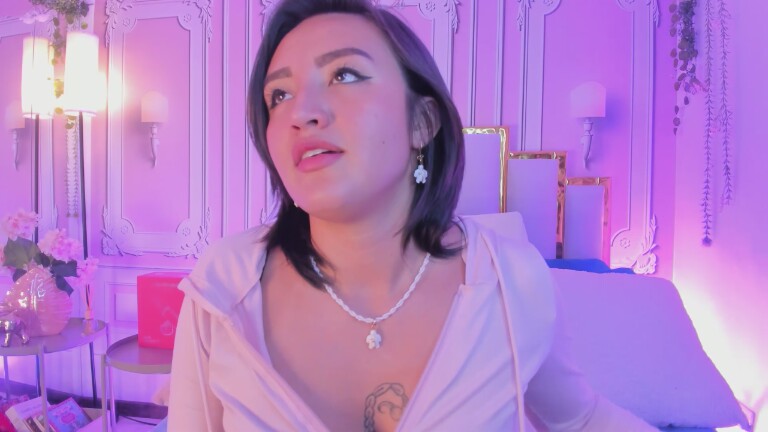 NaraSuarez's Streamate show and profile