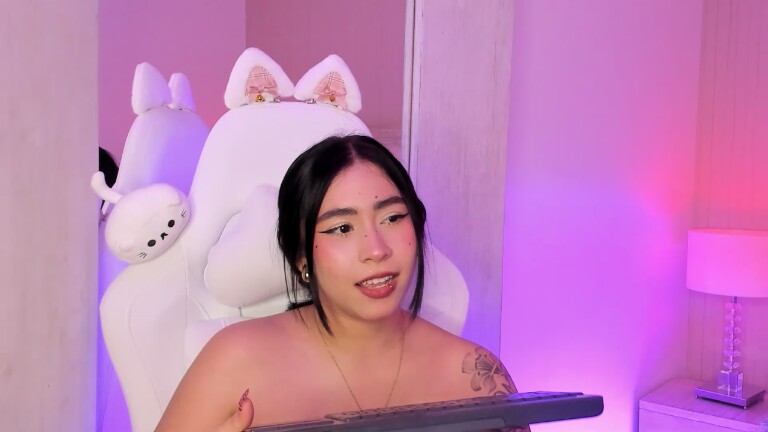 SophiaColinns's Streamate show and profile