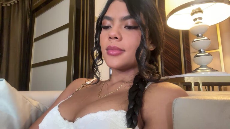 AnnieMilan's Streamate show and profile