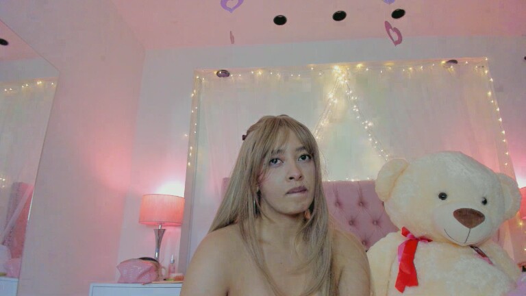 AlexandraWinterr's Streamate show and profile