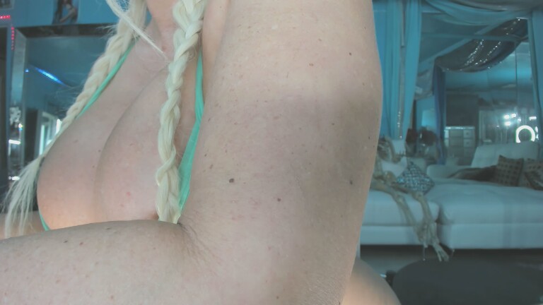 ADRIANNA777's Streamate show and profile