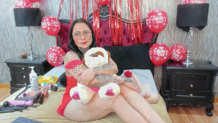 AntonelaMilf's Streamate show and profile