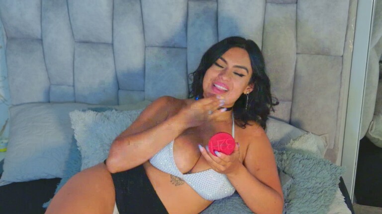 MaiaCooper's Streamate show and profile