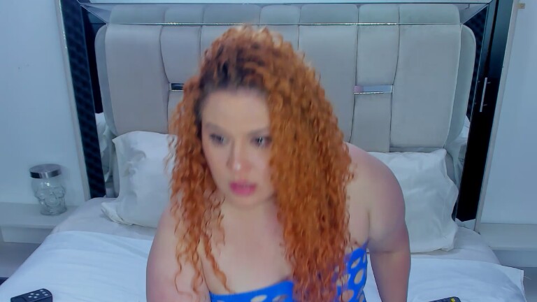 IsadiaRousso's Streamate show and profile