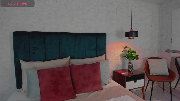 AdeleAnderson's Streamate show and profile