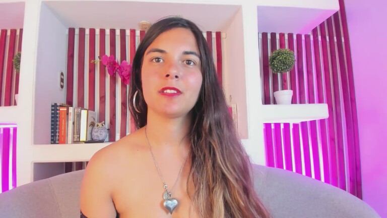 CharlotteReynold's Streamate show and profile