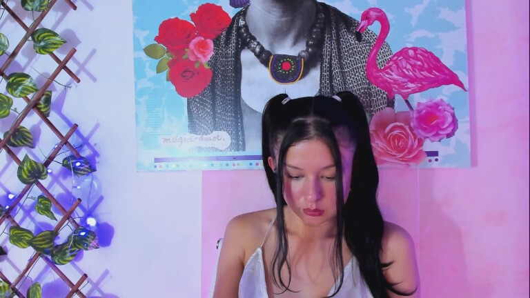 DyanaMoon22's Streamate show and profile