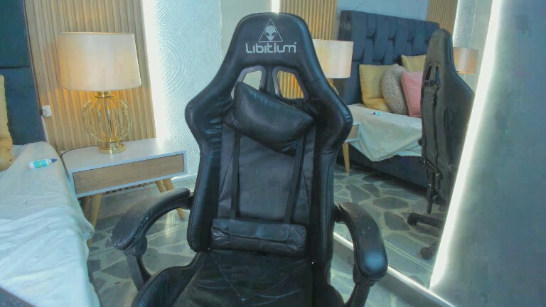 Violeta_Maddox's Streamate show and profile