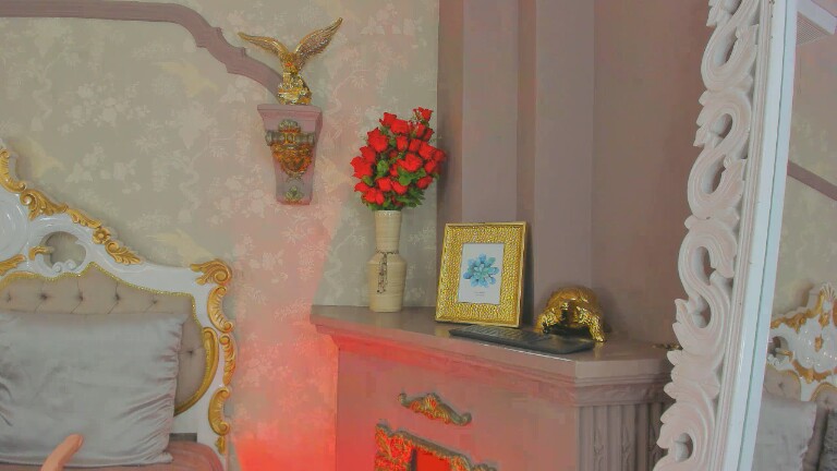 ZuzanHoll's Streamate show and profile