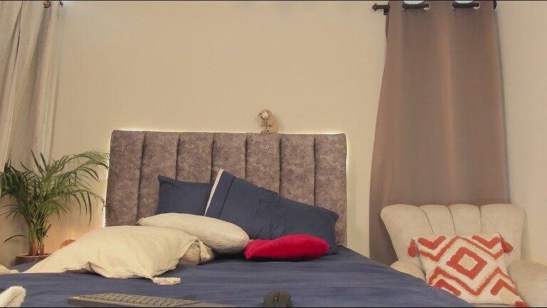 Scarletthred's Streamate show and profile