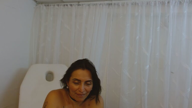 lillysmilf's Streamate show and profile