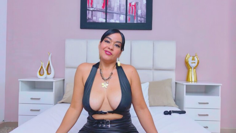 TamaraFoxy's Streamate show and profile